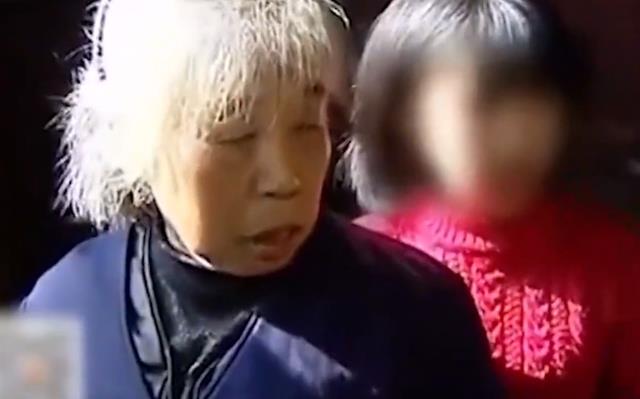 带走彩礼抛弃女儿十多年,不能生育强行认女儿,爷爷:先拿1千万