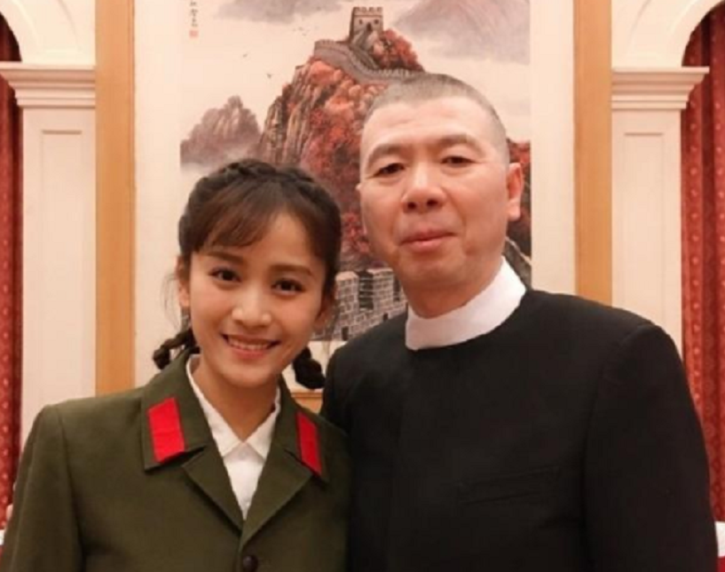 隋源|30岁女星官宣结婚怀孕!挺着皮球肚产检,与冯小刚传绯闻老公成谜