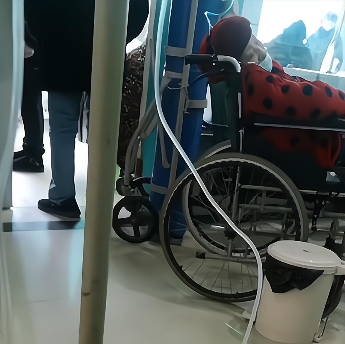 湖北一87岁婆婆阳了无人照料,儿子到场后满脸不快:活着就是害人