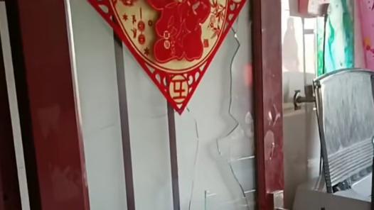 江苏宿迁：儿媳洗澡被婆婆破门殴打，事后又请儿媳回去，婆婆有资格打儿媳吗？