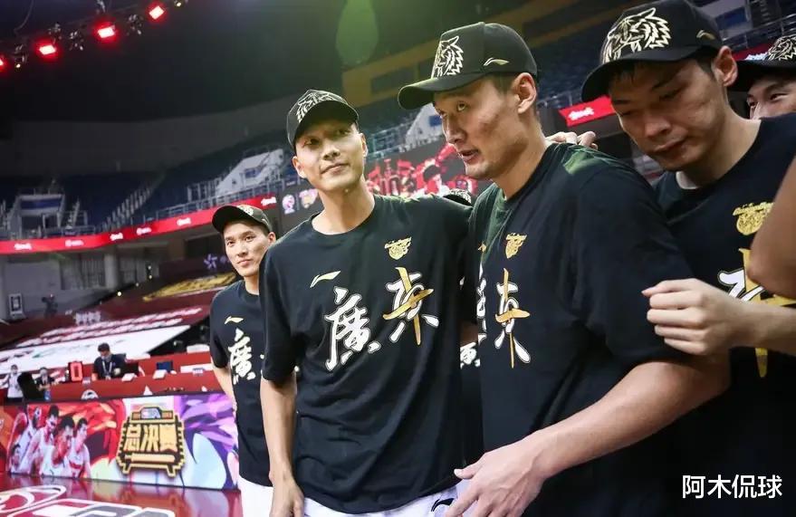 科尔|人傻钱多还是重视CBA功臣文化？苏伟明明不行，广东队还固执的顶薪续约