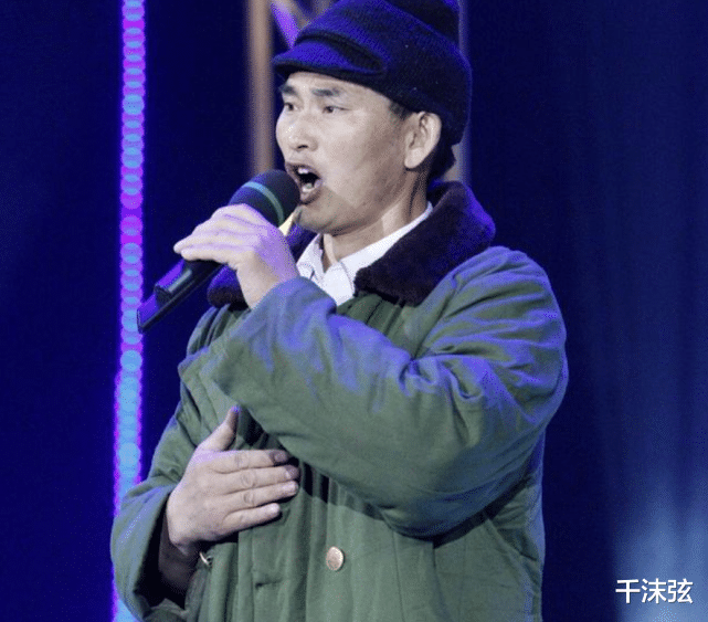 陈亚男 前夫订婚遇真爱,陈亚男穿露脐装独自出门,与男发型师聊得起劲