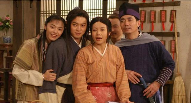 殷桃|看似光滑水嫩、实则脸已僵硬,这些酷爱打针的女星,都遭到了反噬