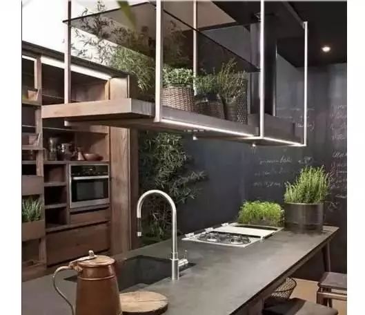 媳妇说把厨房吊柜拆了,装修完,为此发火的我,乖乖跪搓衣板!