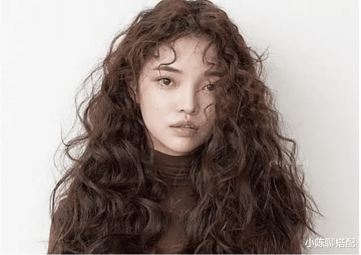 减肥餐 50+女人烫发，记住“4烫4不烫”，再也不怕塌细软，时髦又优雅