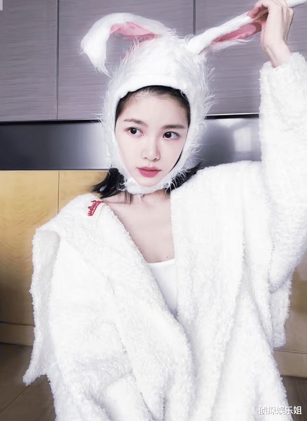 王灿|杜淳老婆否认怀二胎，女儿被指像奶奶，王灿忙夸婆婆年轻时漂亮