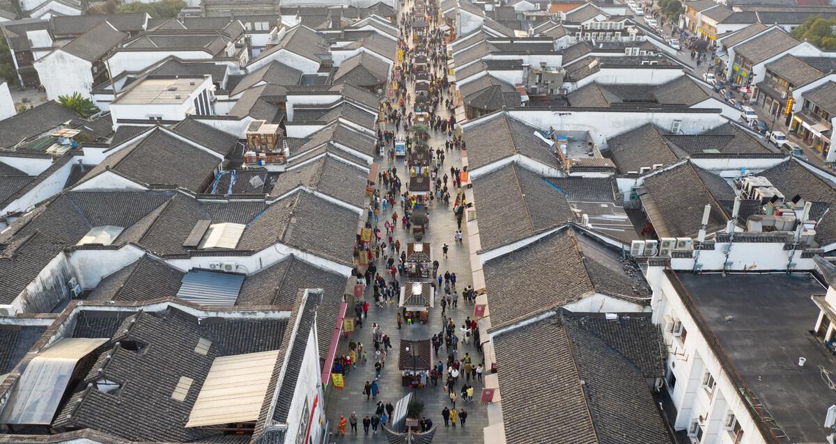 别墅|贷款买房风险很大,出现断供,房子被收走还不够,你还倒欠银行钱