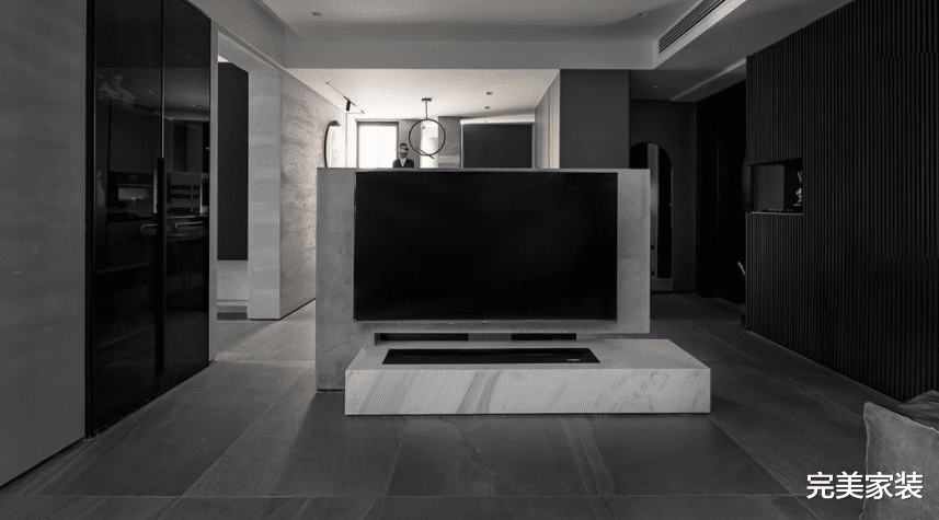 偏爱暗红色的一人居，享受这深不见五指的神秘感，真的好独特！