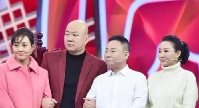 春晚|本是春晚“钉子户”,因一句台词被索赔1亿,今53岁沦落街头商演