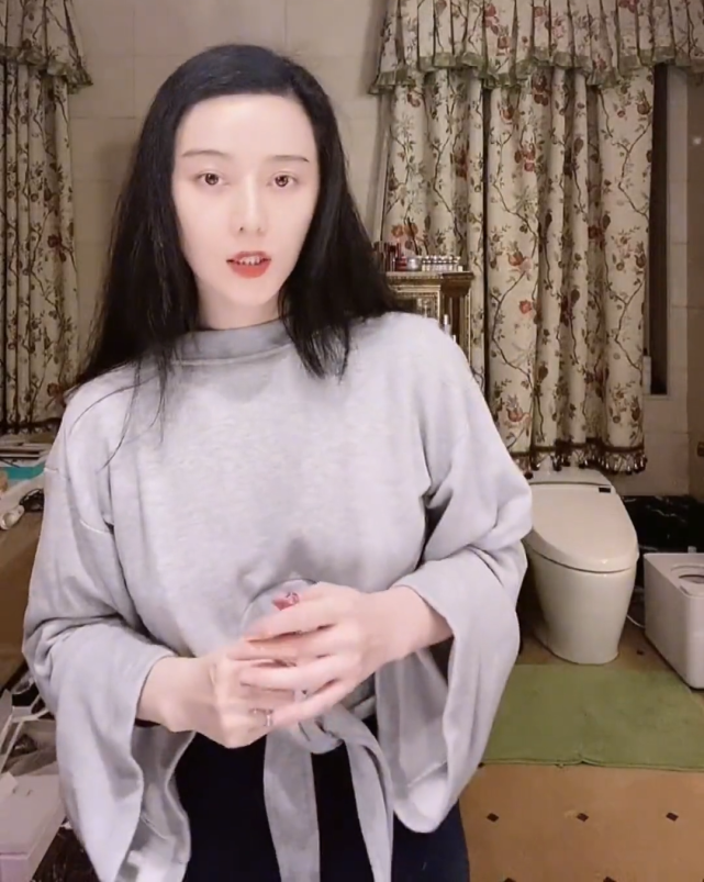范冰冰 范冰冰公开辟谷减肥成果，7天瘦掉12.5斤，无名指钻戒抢镜