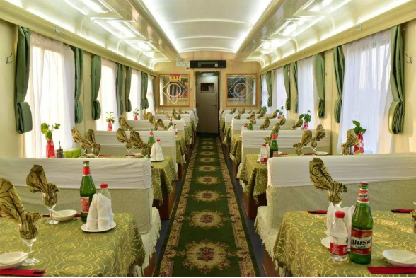 火车|中国豪华版火车，售票万元起步，内部堪比五星级酒店配专属管家