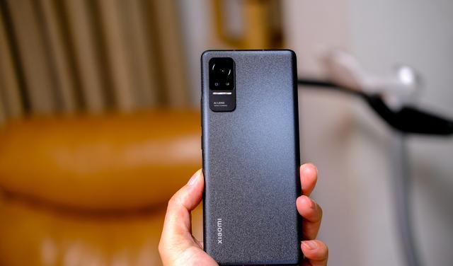 小米科技|166g+3200万自拍，首款小米曲面屏，仅售1999元