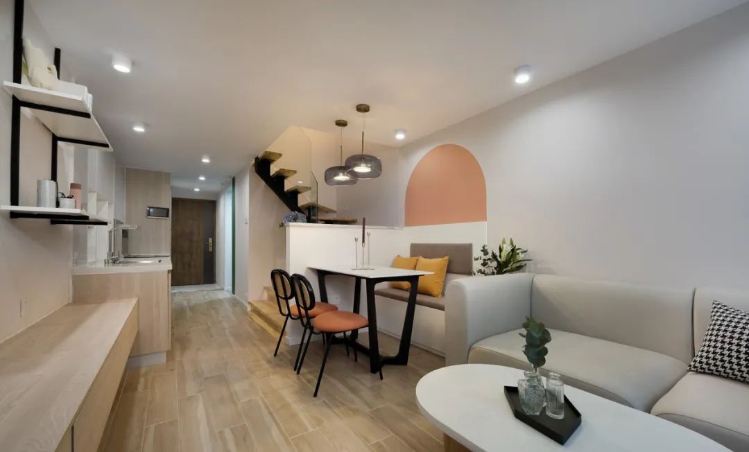 「一字」小复式的逆袭:原木风+通透感,值得每个小户型学起来!