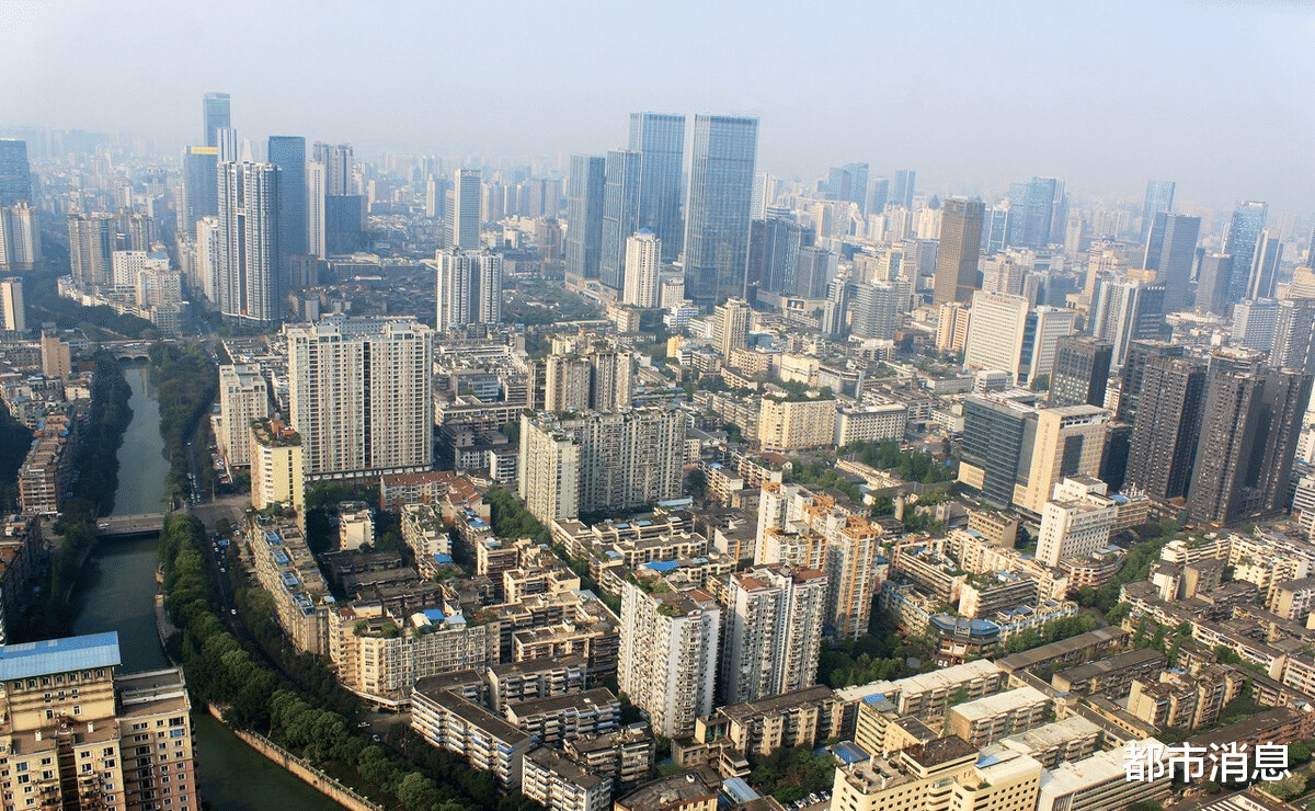 |成都楼市的危机，回不去的房价，成华区、龙泉驿区楼市潜力与未来