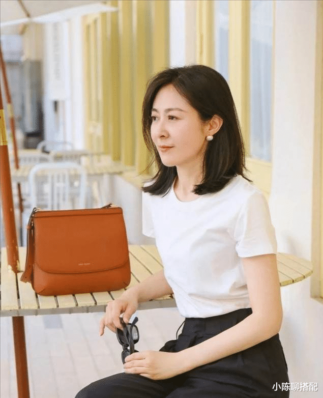 发型 建议上了年纪的女人:头发不过肩、远离大背头,让你年轻10岁