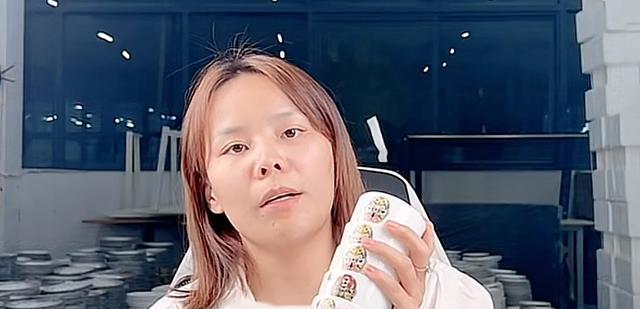 |三石直播与田静存在巨大的落差，如此套路还有多少铁粉愿意买账？