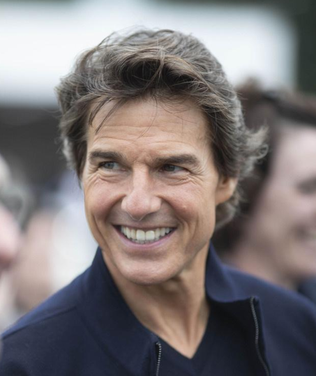 汤姆·克鲁斯|阿汤哥16岁女儿:肤白貌美大长腿,五官像母亲,常年见不到父亲