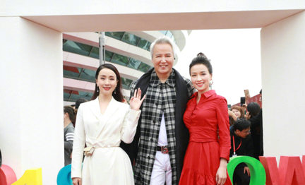 被人民日报点名批评后,张庭老公林瑞阳首度露面,祝福网友虎年吉祥