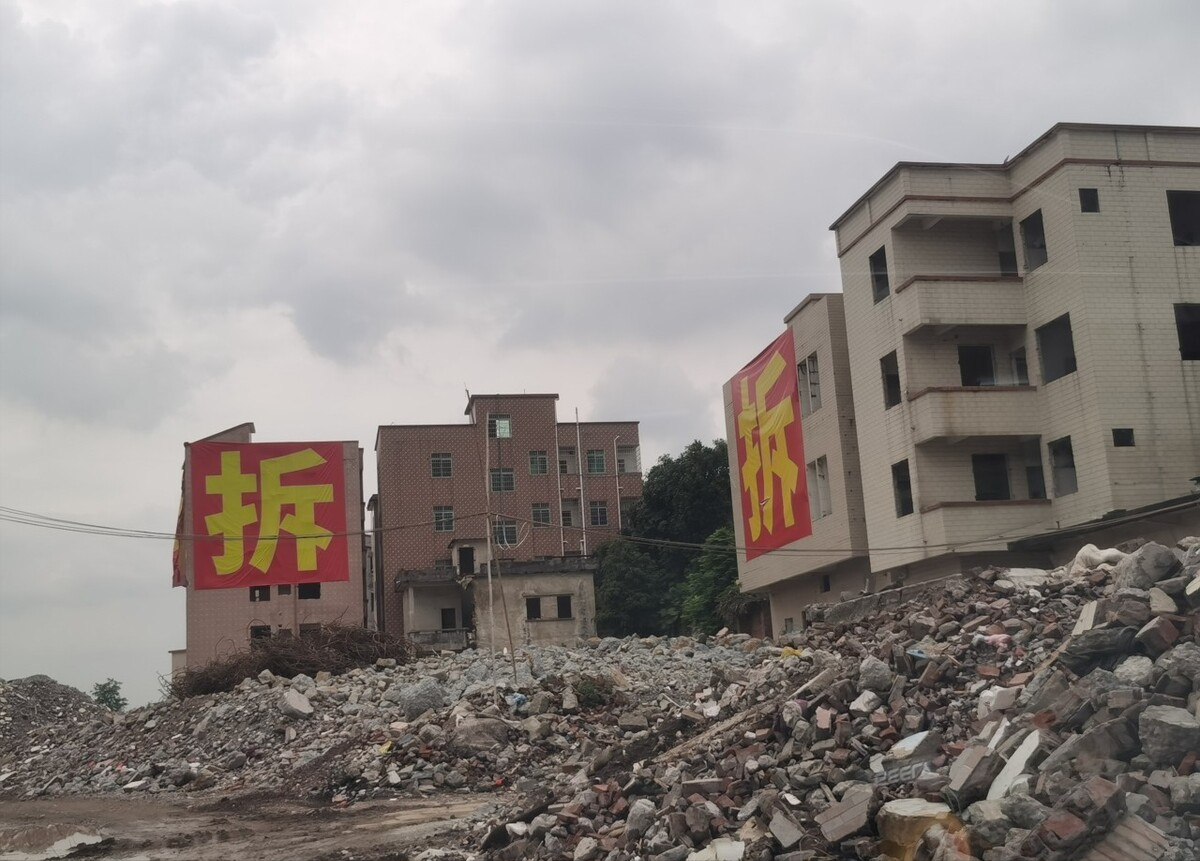 拆迁获赔370万,25岁女孩拒绝交出拆迁款,竟遭到亲戚起诉