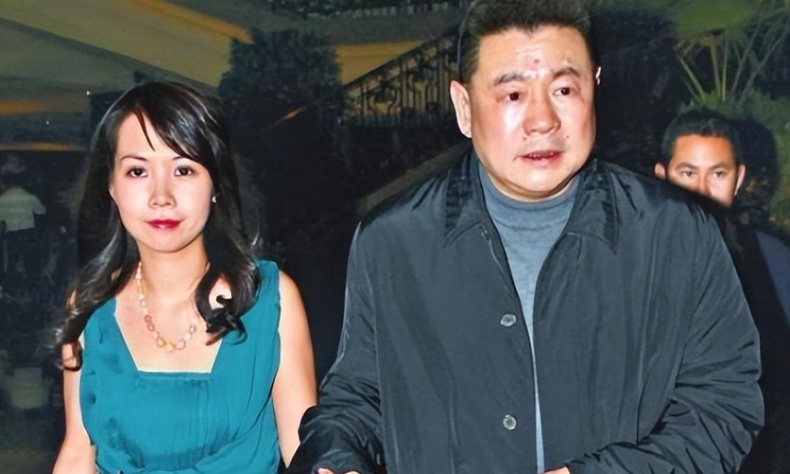 刘銮雄|和好了?刘銮雄吕丽君分手8年首次合体逛街,曾给女方20亿分手费