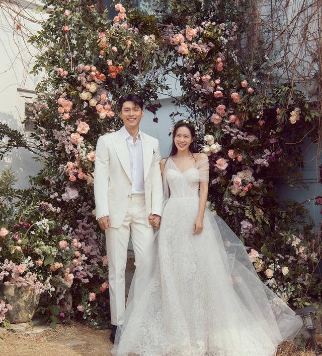 孙艺珍|玄彬孙艺珍大婚！甜蜜婚纱照首曝光，隔着屏幕都能感受到幸福