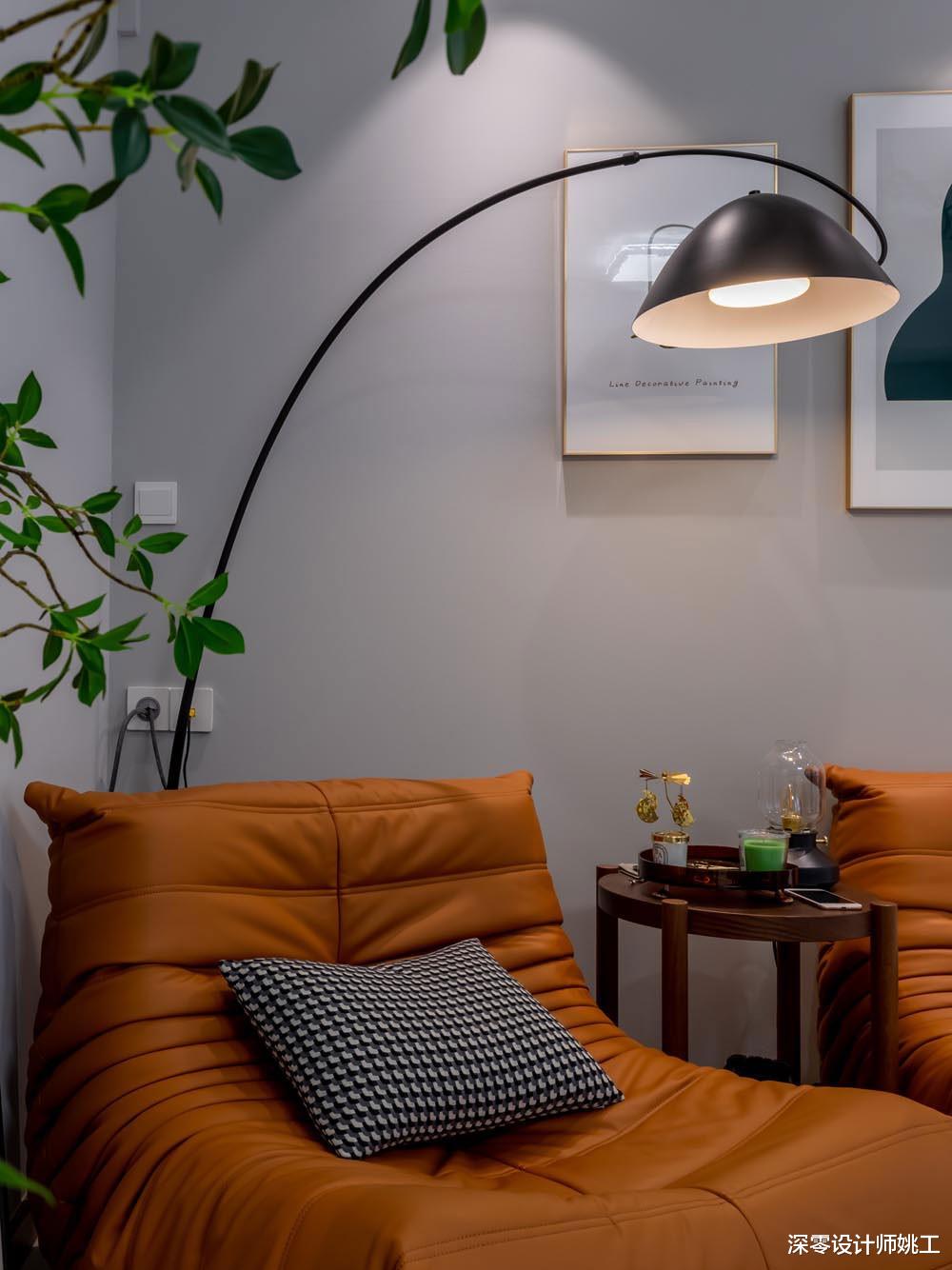 87㎡明明全屋装修很普通,却有种藏不住的品位,餐边柜适当内嵌颜值更高