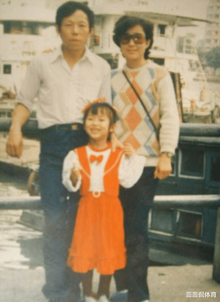 路人甲|“九球天后”潘晓婷：在赛场上为国争光，40岁身价8亿却单身未婚