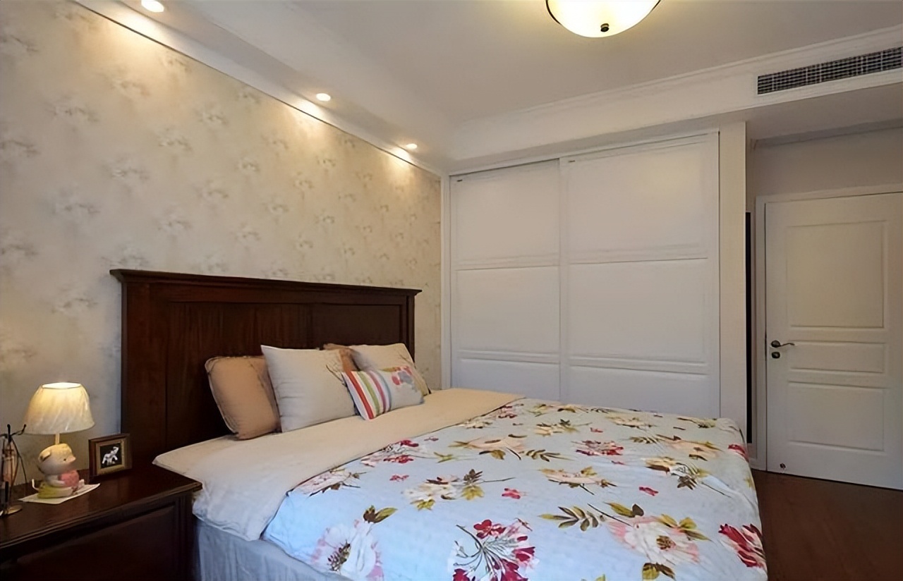 婚后入住新房,户型虽不太完美但是好在设计师强大,这效果贼喜欢