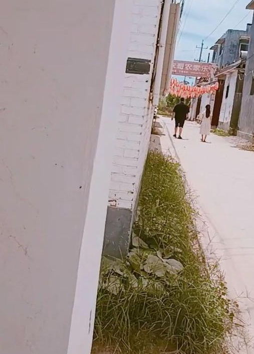 朱之文|陈萌开车去找朱小伟,大衣哥亲自指挥停车,大衣嫂千防万防仍被拍