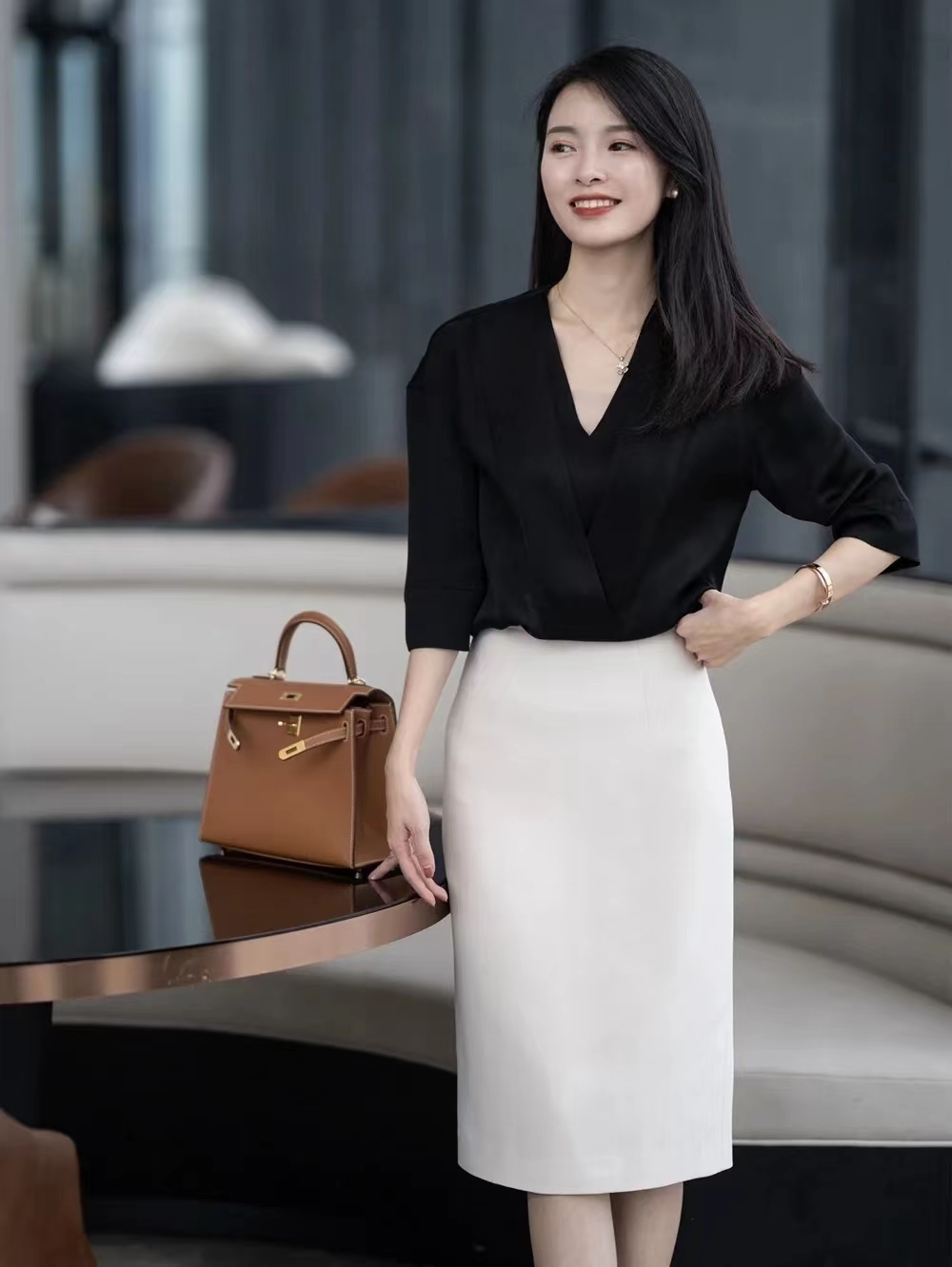 夏季“衬衫+半裙”搭配太美了，掌握这5套搭配，逛街、通勤没烦恼