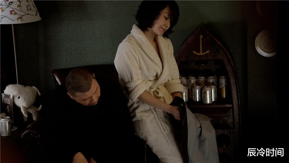 许晴|入行32年，新片被换脸角色遭除名，许晴走到这步，我一点都不意外