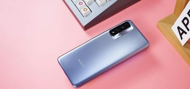 华为荣耀|荣耀高颜值手机降成百元机，8+128GB+120Hz，只要949元