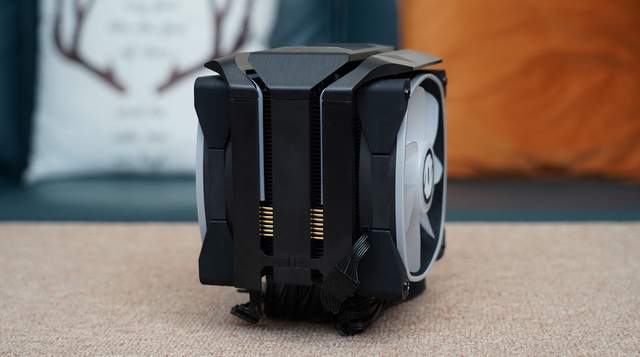 主板|非折腾玩家看过来,这张B660主板可以媲美Z690了