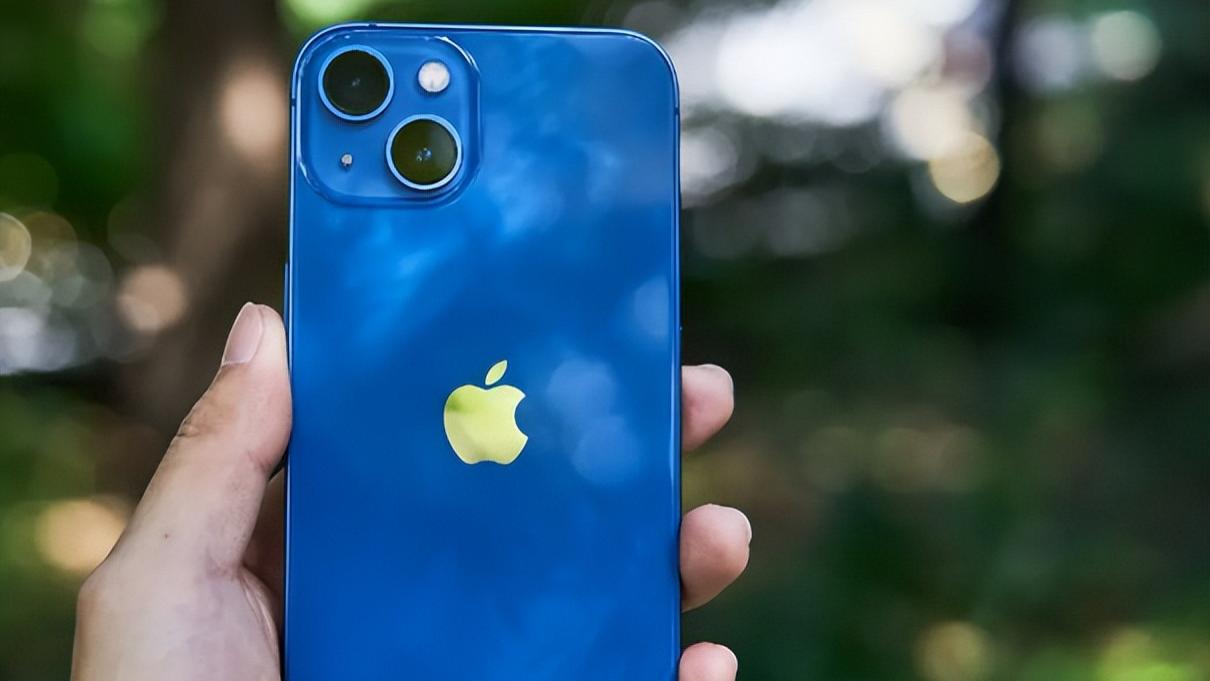 摄影|iPhone6s用户妥协了，纷纷入手iPhone13，一代钉子户消失
