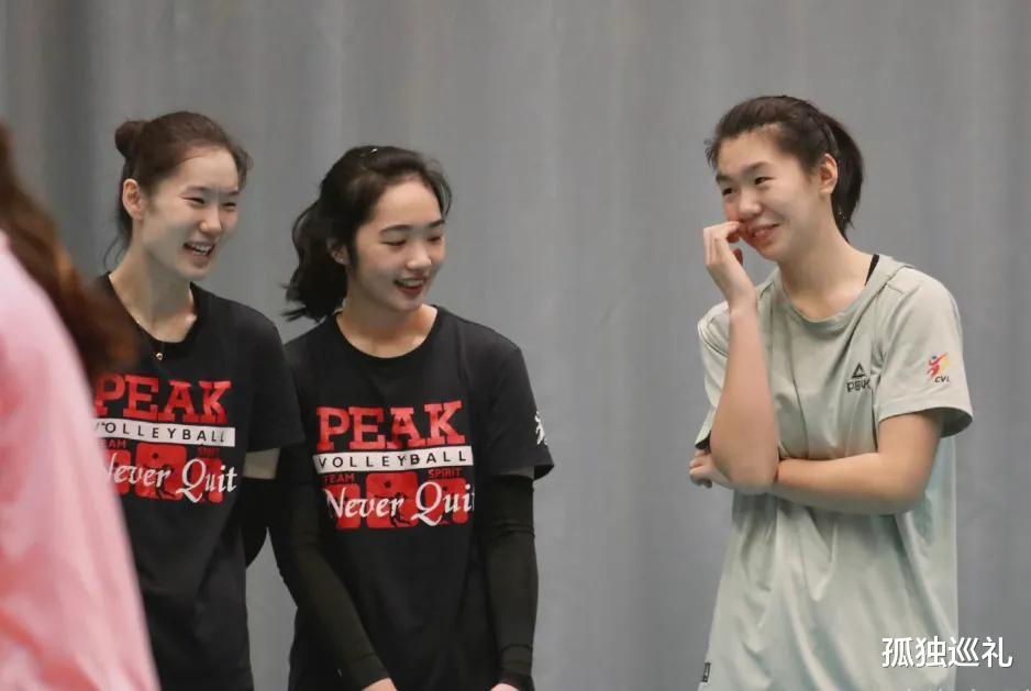 女排|中国女排拟组建二队，由陈友泉主管，王逸凡和王音迪等新人或加入