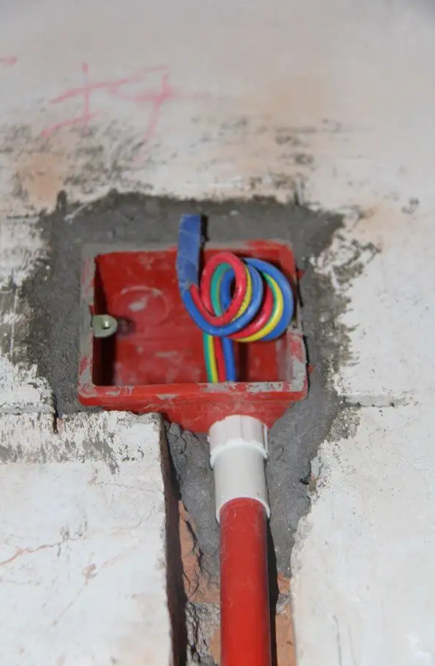 装修时安装开关插座有什么注意事项吗？记住这几点安全又无忧