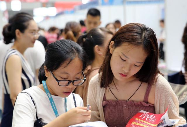 本科生|本科生“喜从天降”，又一军工企业公开招聘，入职年薪15万起步