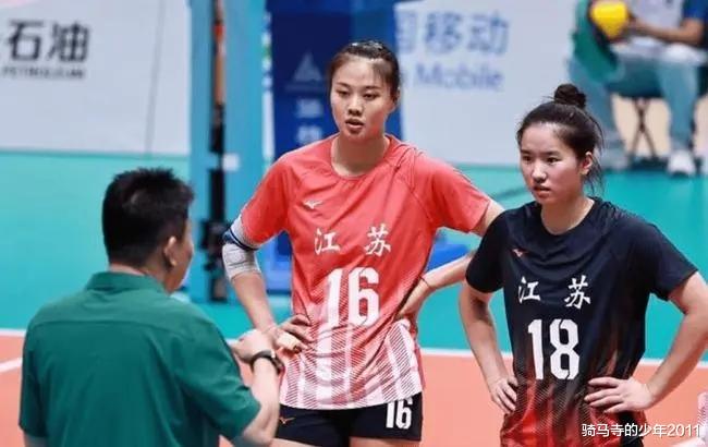 朱婷|女排新帅上任，朱婷会被换掉吗？吴梦洁与同年龄段朱婷差距太大！
