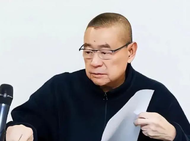 张颂文|拍卖77只奢侈品包包做慈善,估价超1600万,他在赎风流罪吗