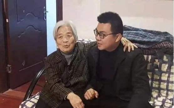 许姥姥觉醒了!她把姚爸当亲儿子,把退休金交给许敏用来查找真相