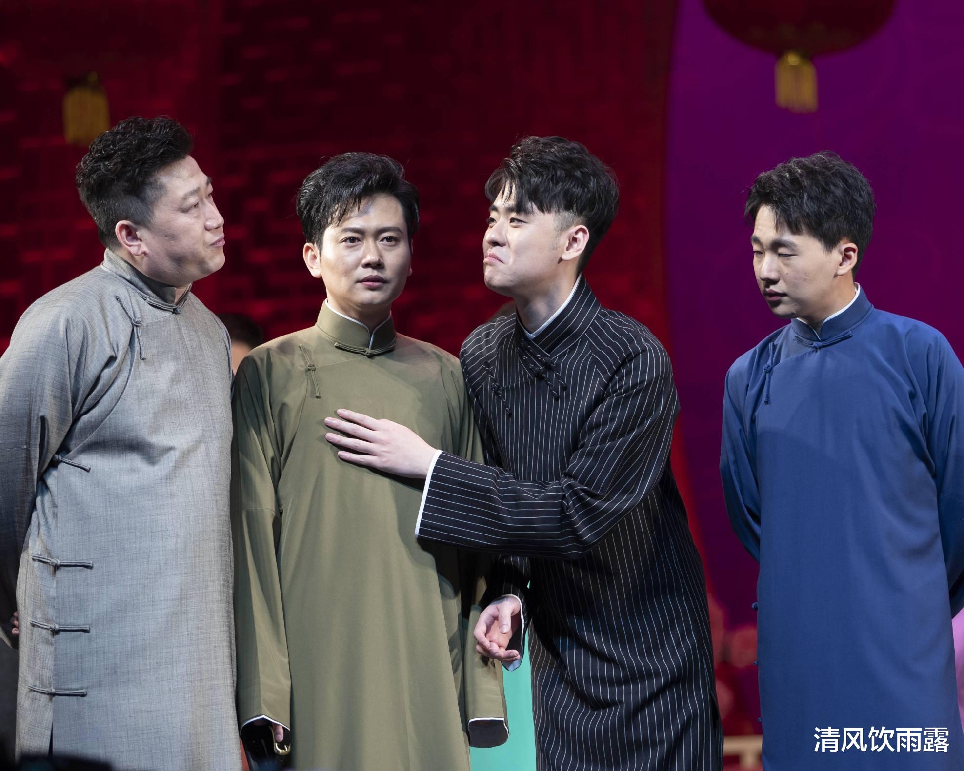 靳鹤岚|靳鹤岚直播聊4.26封箱，感叹又没接到通知，粉丝评论惹人心疼