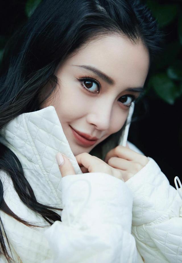 Angelababy|杨颖营业频率太高,粉丝:让姐姐休息一下,红血丝都出来了