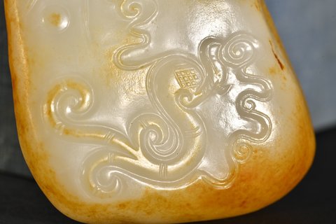 和田玉籽料|和田玉籽料原石雕龙纹把件