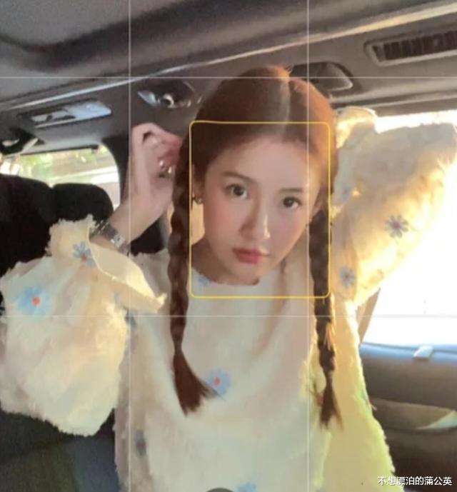 张小斐|38岁张子萱近照，和6岁女儿梳同款双马尾扮嫩，被说不像二孩妈