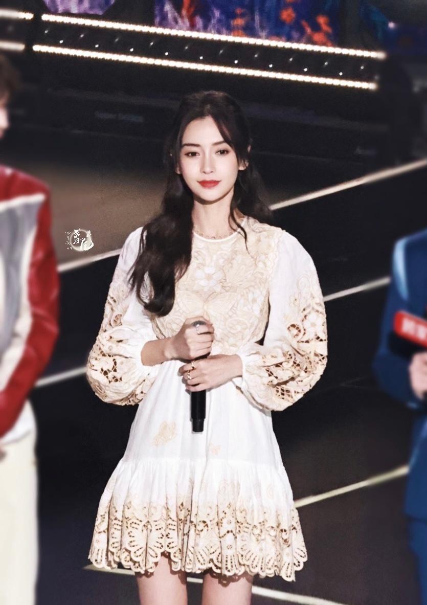 短发|跨年晚会上的女明星：关晓彤眼妆失败，宋茜气场全开，杨紫翻车了