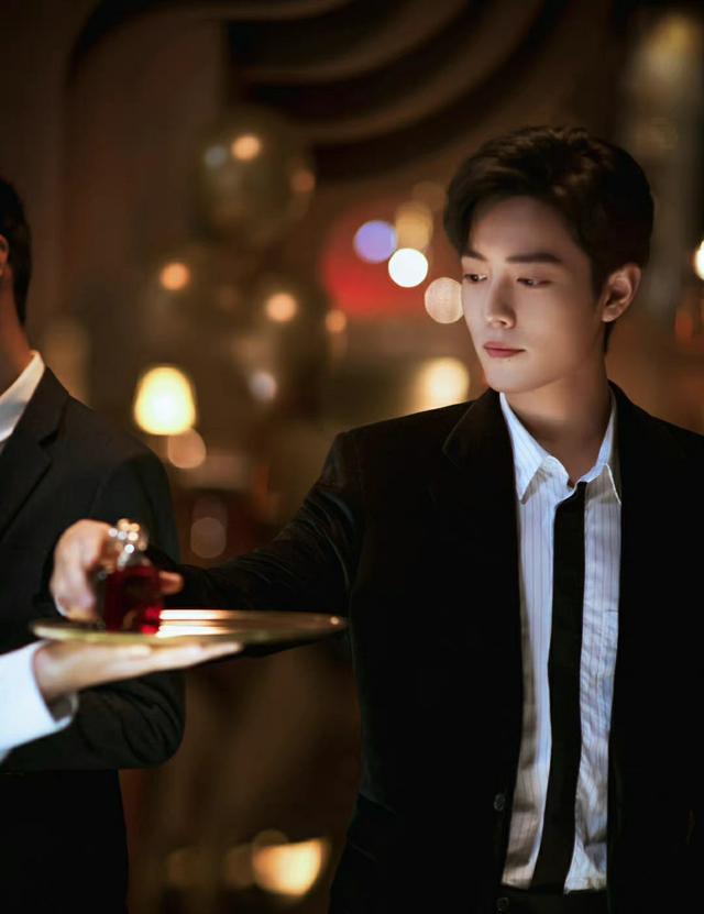 肖战|肖战凭一个角色获V榜三项第一,那无法掩盖的光芒和风华!