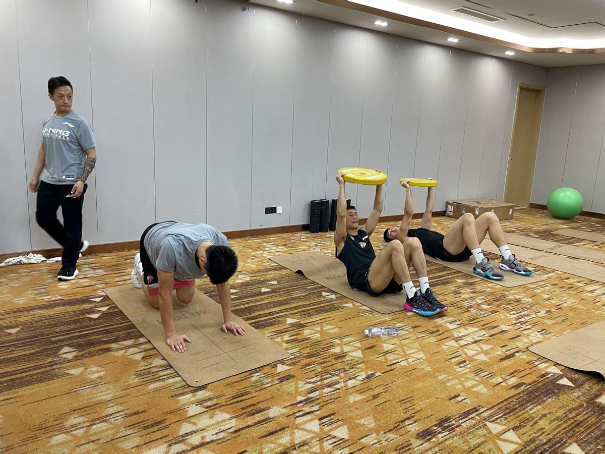 广东男篮|汤杰加盟广东，穿30号球衣！杜锋充满期待，11冠王冲刺4连冠