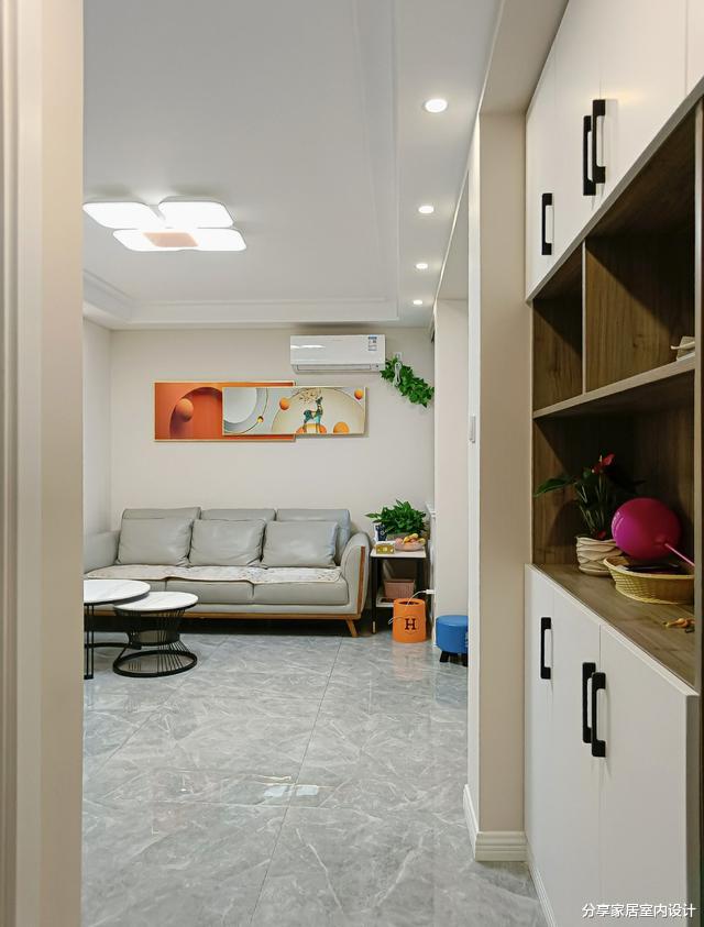 他家68平两居室，简单装修花了16W，不要大白墙太好看了！