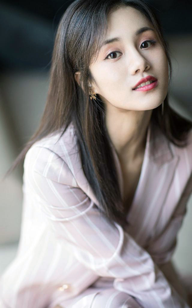 安悦溪|【精美图集】演员安悦溪长相甜美，气质出众