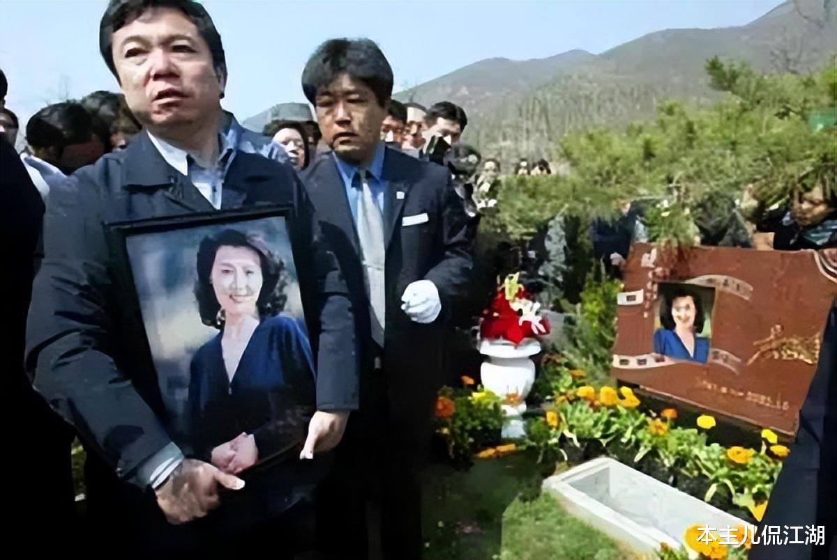 焦晃|李媛媛:为肚子里的孩子放弃治疗癌症,41岁病逝后,丈夫一直未娶